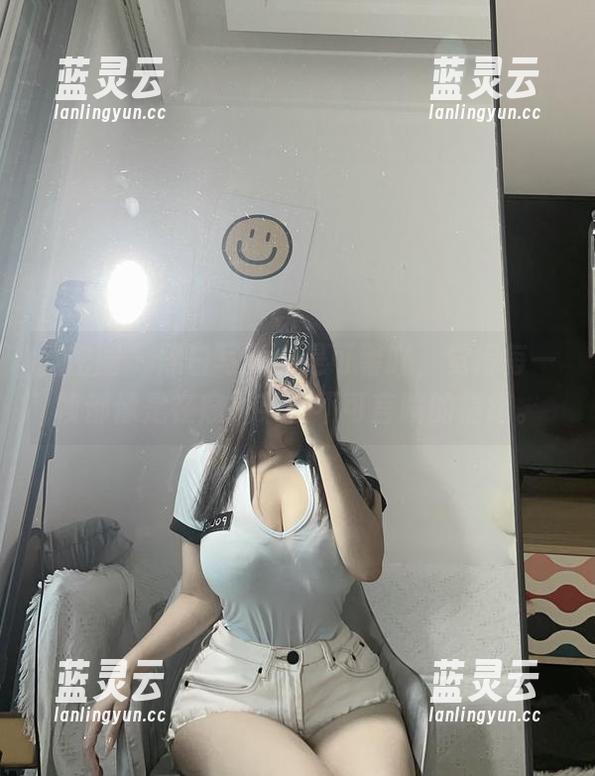 微密圈 - 黑白写真：是可馨吖，觉得每一帧都像是在窥探某种不可言喻的情绪。