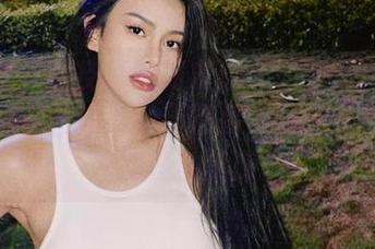 微密圈 – 脸皮薄的朋友走开！李嘉欣97的万圣节图片让人目不暇接，写真里有种摇摇欲坠的美感。