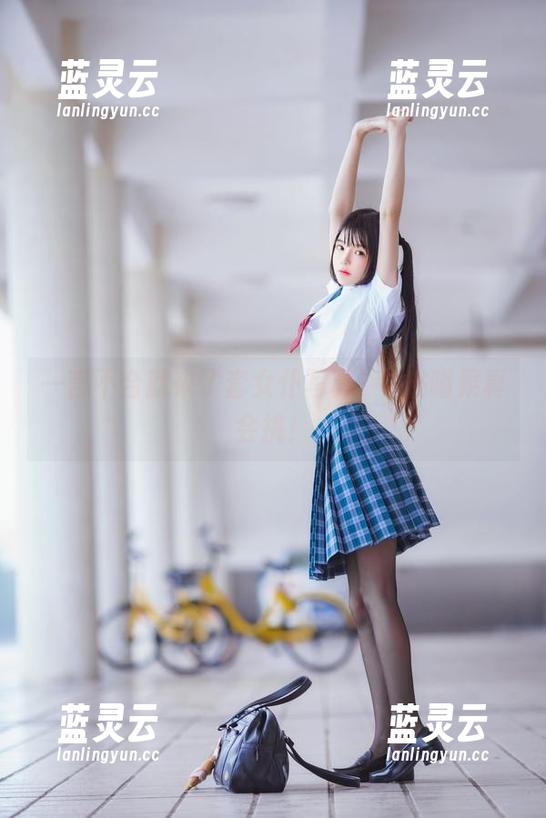 一言不合就来了套女仆写真，桜桃喵果真会挑！