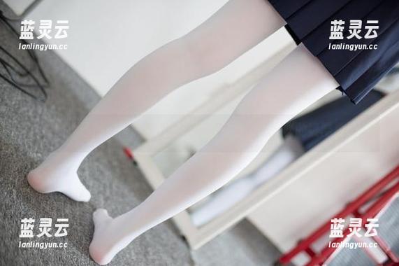 森萝财团 森萝财团的肉丝少女写真,在线带给你不一样的热酷夏日