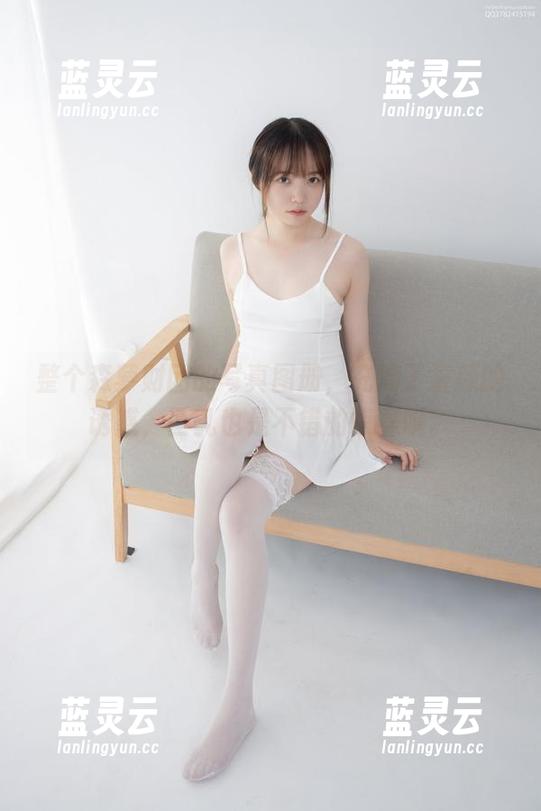 森萝财团 整个森萝财团的写真图册,充满了童颜的诱惑,巨乳也是不错的惊喜呢。