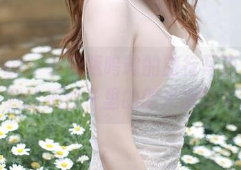 模范学院 – 小奶瓶呜呜的旅行写真集，高清到能把沙子里的微米搞清楚！