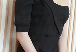 模范学院 – 别再犹豫，李雅柔182CM的职业装写真，助你无需花一毛钱！
