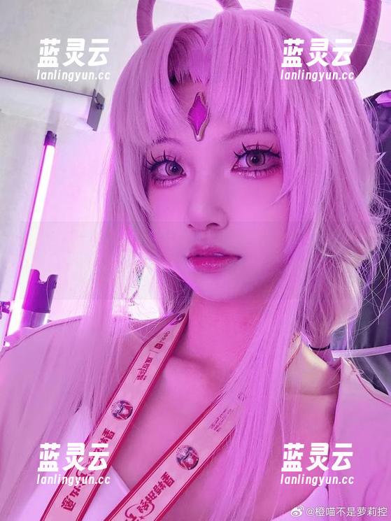 新鲜出炉的最新写真，橙喵和柴郡的喵星之后，喵小动也太可爱了吧！