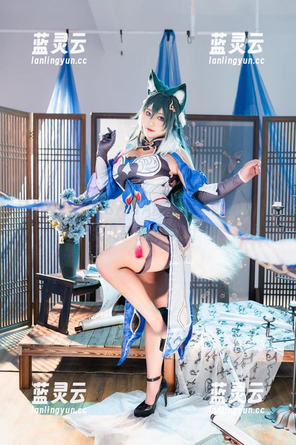 又见洛璃LoLiSAMA的美腿，更新图片时我几乎要晕倒了！