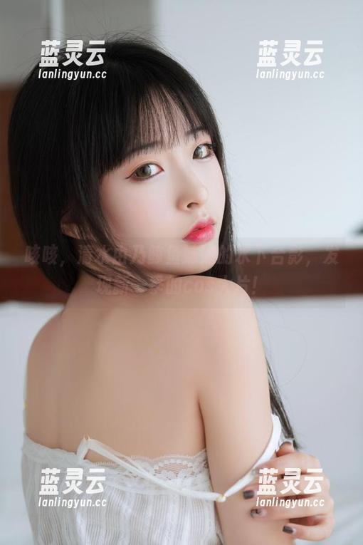 咳咳，清水由乃鲸鱼妹妹的水下合影，发现新一季的cos大片！