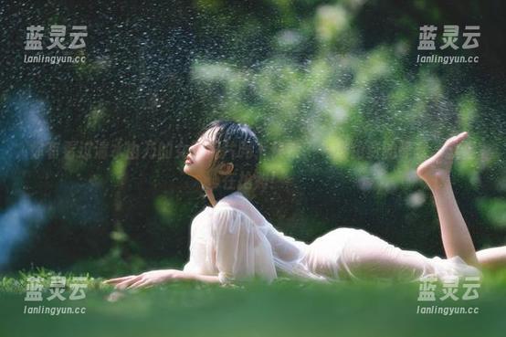 你有看过清水由乃的女仆照片吗？快来，一堆免费的等着，就像在抢购！