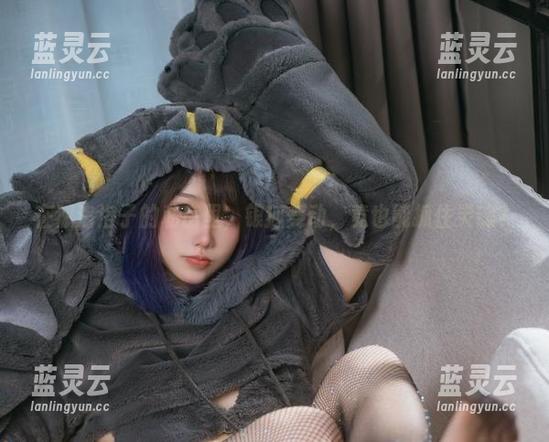 在狐洛洛子的私房里，银狐舞动，竟也能抓住灵魂？