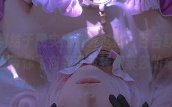 何必纠结于现实的条条框框，百合欧皇子的写真带你飞向碧蓝航线和莱莎的奇遇！