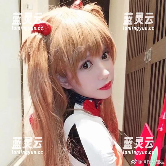 神探火狸狸的校服魅力：高清套图直击你的审美底线