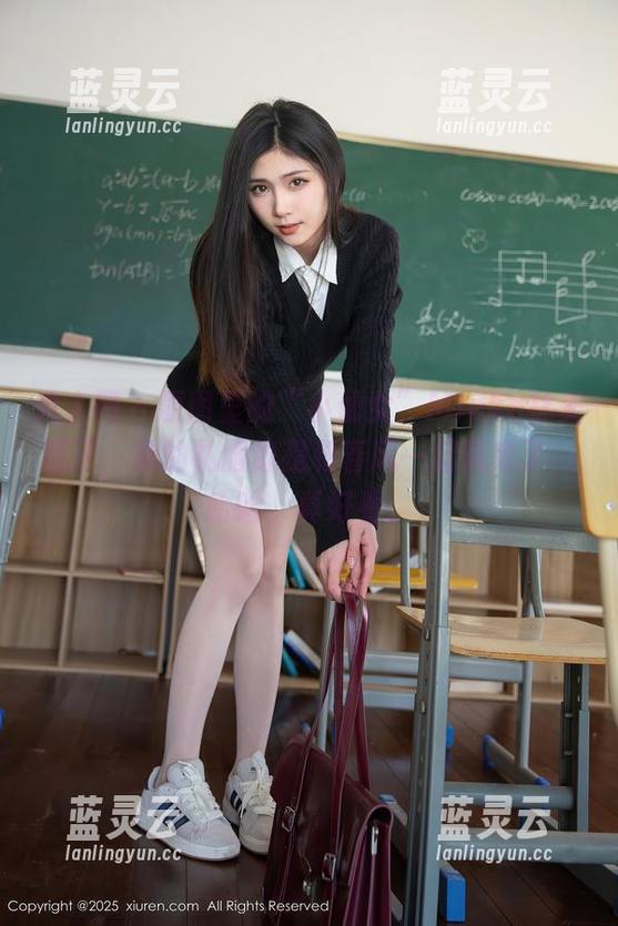 秀人网-Mieko林美惠子 秀人网 - 原图里的“小仙女”Mieko林美惠子,她的礼服像是和春风一起飘来了,哈哈,真好看。
