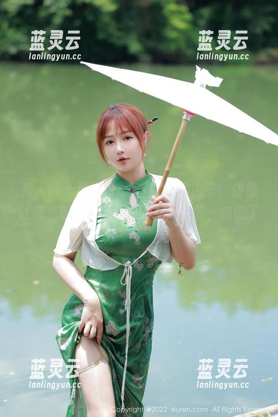 秀人网 - 精选张思允Nice的内衣，仿佛让我想起某个记忆中的夏天，唉，匆忙了。
