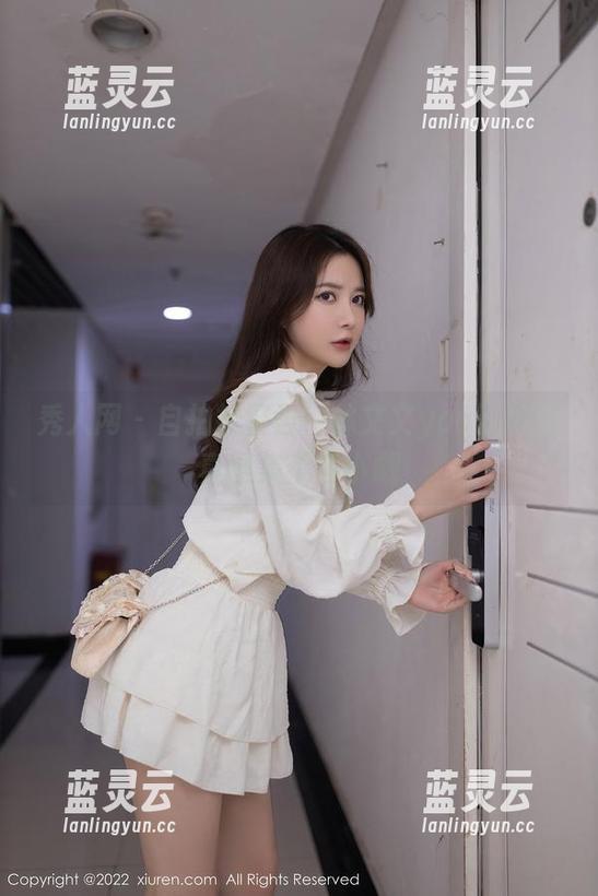 秀人网 - 自拍控警告！林文文yooki的写真图集不容小觑