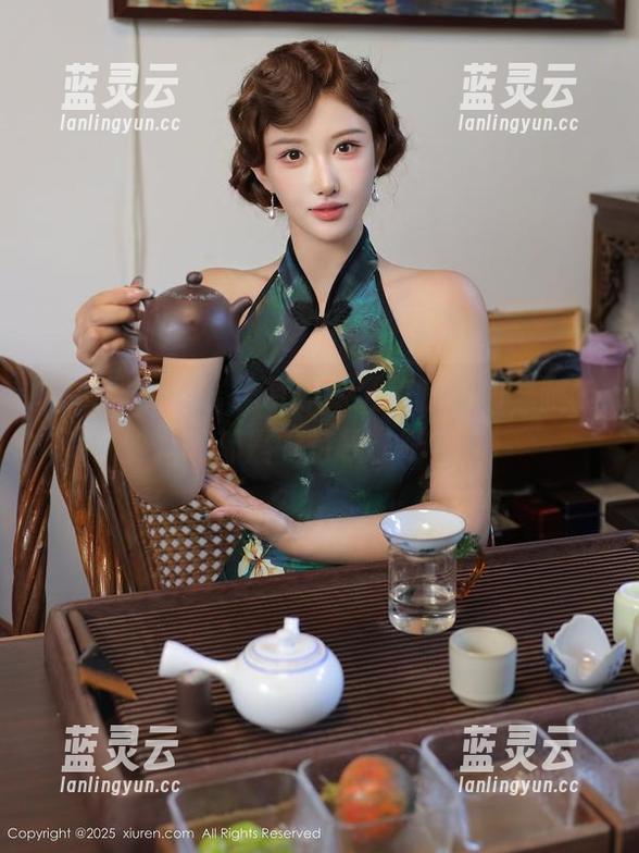 秀人网-爱酱里 秀人网 - 爱酱里带你走进美腿图册,腿长的都是“特权”吧?