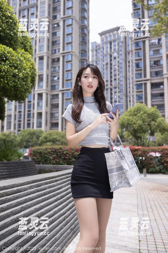 秀人网 - 黄歆苑泳衣写真合集——哪种颜色才是我的天赋？