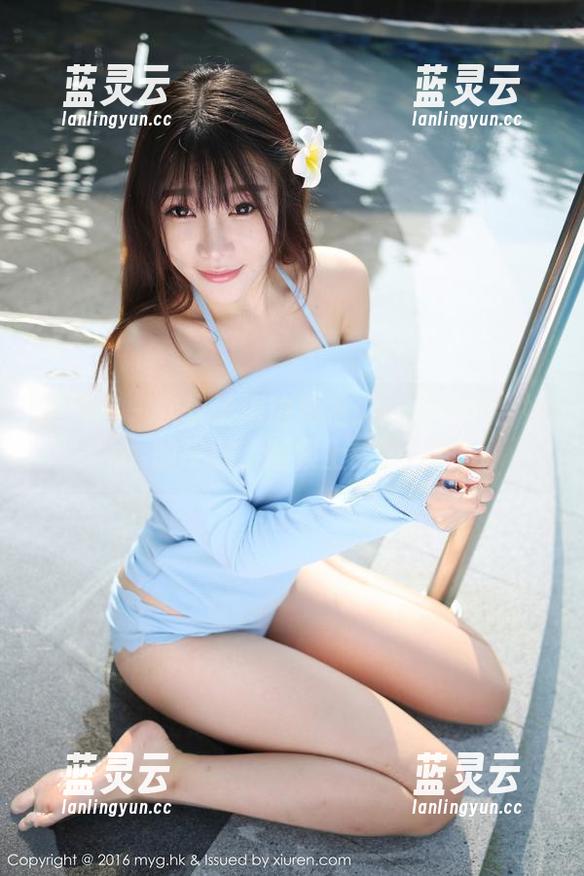 美媛馆 - 软软子海边私拍：沙子真适合她的皮肤，图集上线了！