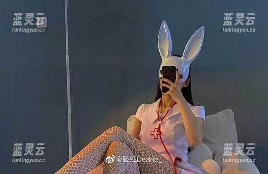 微密圈 - 俺们的脸红Dearie，天台美图让人眼前一亮，精选得不错哦！