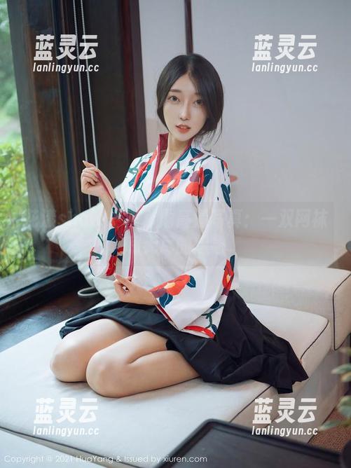 花漾show-陈秋雨 花漾show - 陈秋雨高清写真:一双网袜和无尽的想象