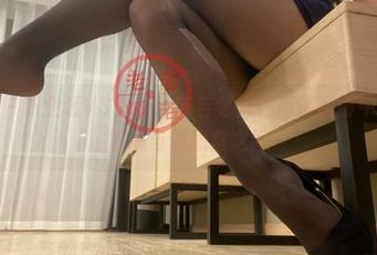 微密圈 – 职业装VS假装：若若老师在高清画面中游走于职场与休息室之间