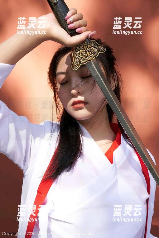 蜜桃社 - 爱丽莎Lisa的清纯作品精选，时光仿佛在此停滞，让我继续在这片净土上漫游。