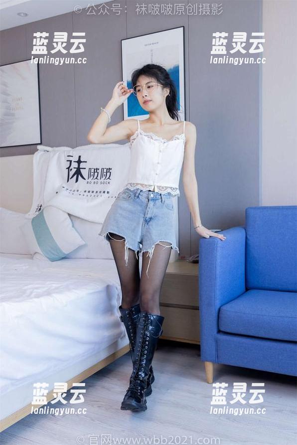 袜啵啵-瑶瑶 袜啵啵 - 无敌福利:瑶瑶的帆布鞋,让我想起了校园时光的文艺青涩!