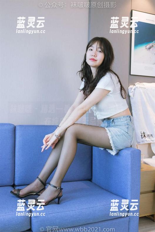 袜啵啵 - 精选一看，原图都快逃跑，芝士在纯白下肆无忌惮。