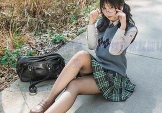 女儿的朋友，逐月Su的私房图集，有时候轻松就能让人生出好奇来。