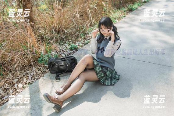 女儿的朋友，逐月Su的私房图集，有时候轻松就能让人生出好奇来。