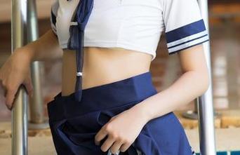 青豆客 – 施忆佳睡衣写真，不同于每一张壁纸都在说一样的话，或许它另有深意。
