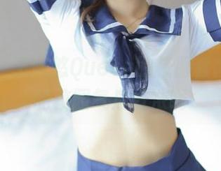 青豆客 – 王婉悠Queen的校服套图，今天的校园气息好浓啊