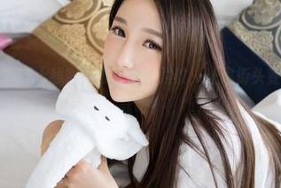青豆客 – 作品集上线啦！谭晓彤的豹纹，让你街头变猫步，快下载吧！
