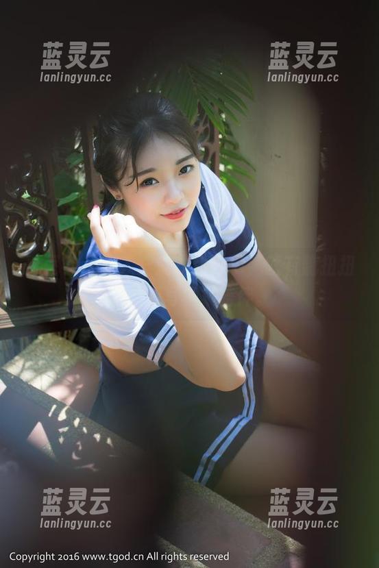 青豆客-魏扭扭 青豆客 - 有人穿皮衣的日子,就有魏扭扭的最新写真集陪伴。