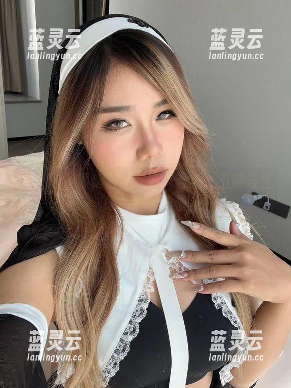 微密圈 - 黑饱宝内衣写真合集：丑萌与性感的终极较量